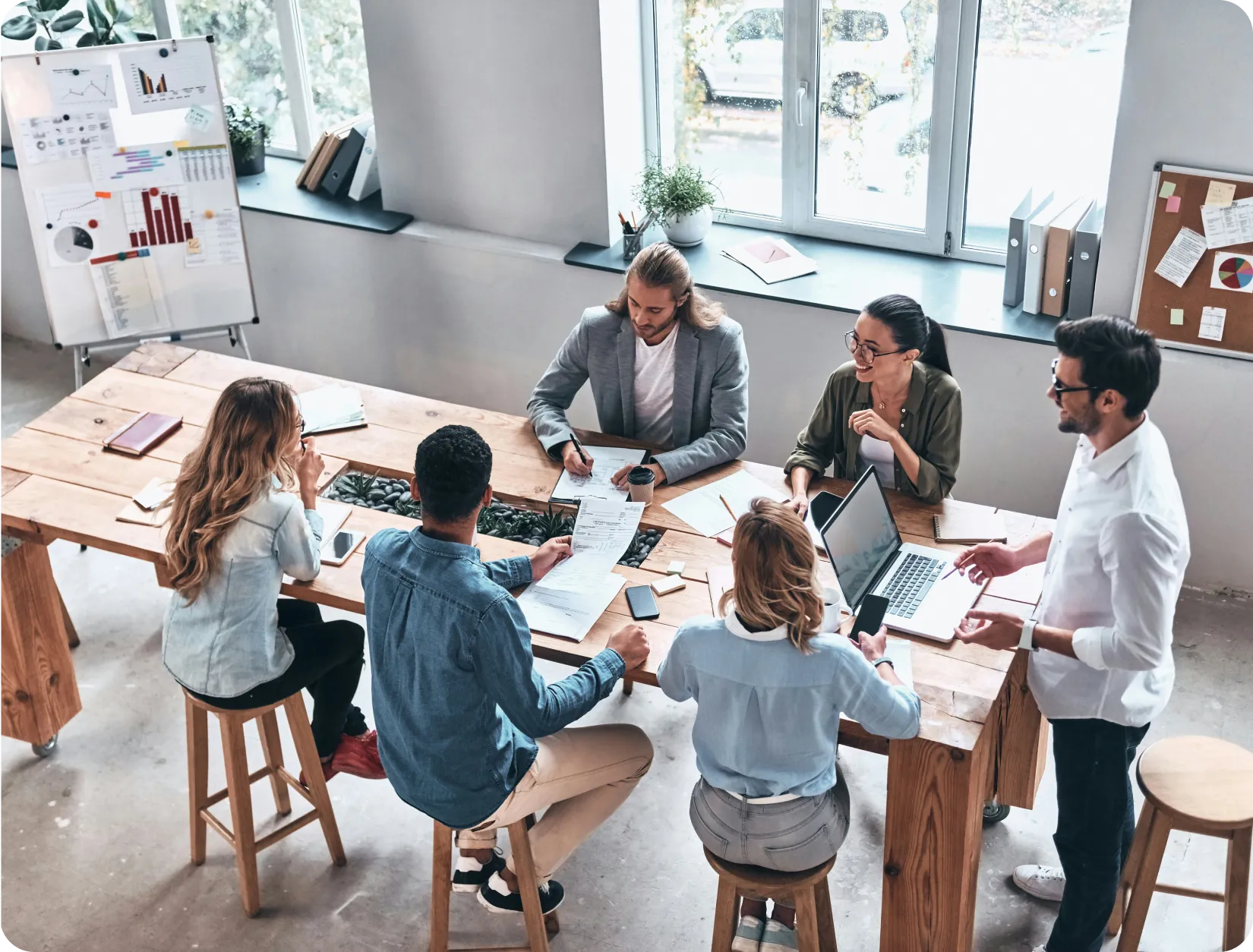 Team discussing ecommerce costs